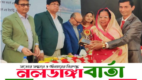 দিনাজপুর জেলার সর্বোচ্চ আয়কর দাতা নির্বাচিত হয়েছেন ফুলবাড়ীর গুপ্তা প্লাইউড অ্যান্ড উড প্রসেসিং ইন্ডাস্ট্রিজ এর চেয়ারম্যান বিশিষ্ট ব্যবসায়ী ও সমাজ সেবক রাজু কুমার গুপ্ত। বুধবার (১৩ডিসেম্বর) দুপুরে রংপুর শহরের বিনোদন কেন্দ্র চিকলী ওয়াটার পার্কের কনভেনশন হলে সেরা করদাতা সম্মাননা ও সনদপত্র বিতরণ অনুষ্ঠানে স‌র্বোচ্চ করদাতা হিসেবে সম্মাননা ক্রেস্ট ও সনদপত্র গ্রহণ করেন ‌তাঁর মা শা‌ন্তি দেবী সহ তি‌নি। সম্মাননা প্রদান অনুষ্ঠানে প্রধান অতিথি হিসেবে উপস্থিত ছিলেন জাতীয় রাজস্ব বোর্ডের সদস্য (অডিট, ইন্টেলিজেন্স এন্ড ইনভেস্টিগেশন) জি এম আবুল কালাম কায়কোবাদ।