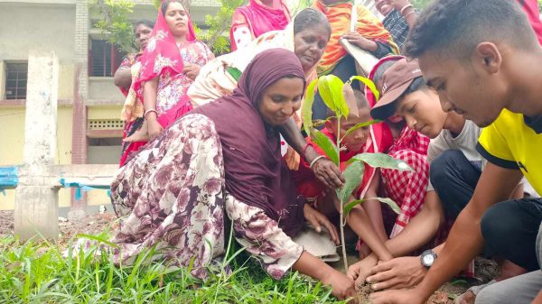 করবো ভূমি পুনরুদ্ধার, রুখবো খরা-সুরক্ষিত করবো ধরিত্রী-জীববৈচিত্র‍্য" প্রতিপাদ্য নিয়ে লালপুরে ভূমিহীন সংগঠন নিজেরা করি'র আয়োজনে পরিবেশ দিবস পালিত হয়েছে।