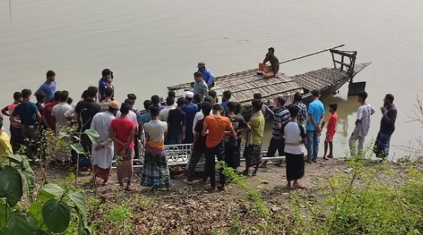 বিলের জমিতে কচুরিপানা পরিষ্কার করতে নেমেছিলেন কৃষক গোলজার হোসেন (৫০)। তারপর বিলের পানিতে তলিয়ে যাওয়ায় নিখোঁজ ছিলেন তিনি। একদিন পর ভাসমান অবস্থায় মিলল তার মরদেহ। 